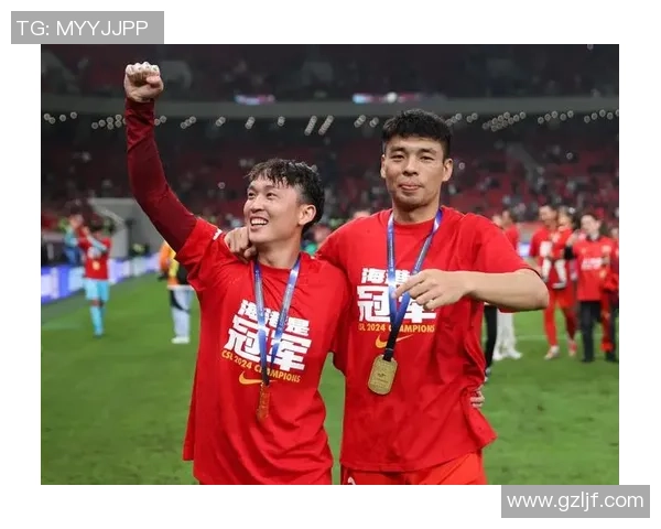 足球明星们的精彩瞬间与他们独特鞋款的完美结合展示